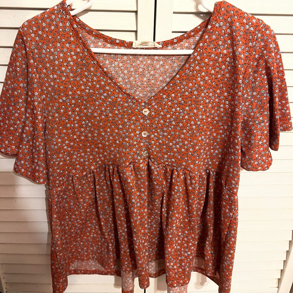 Lowcut summer blouse